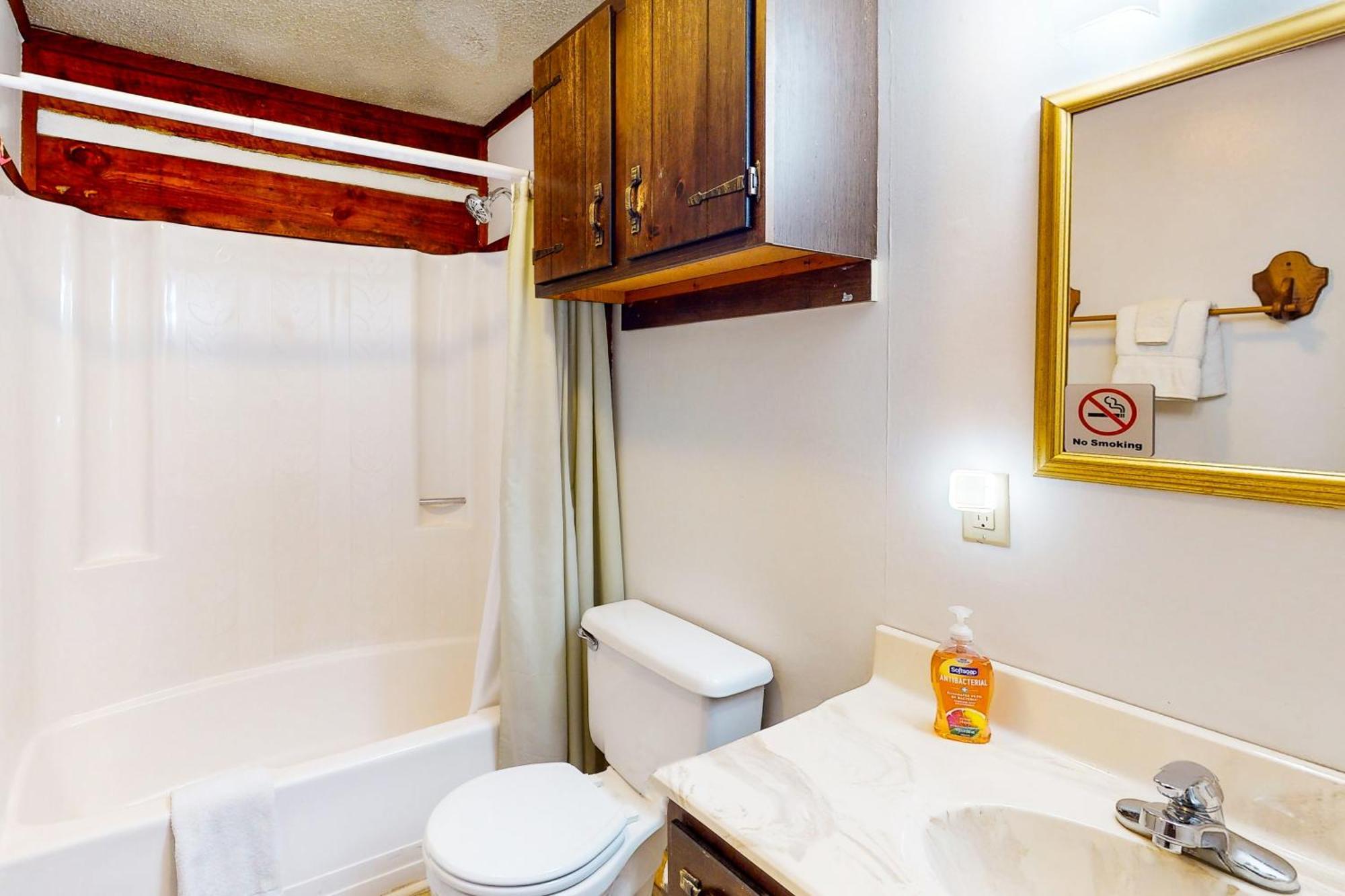 2 Bed 2 Bath Vacation Home In Whittier II Exterior foto